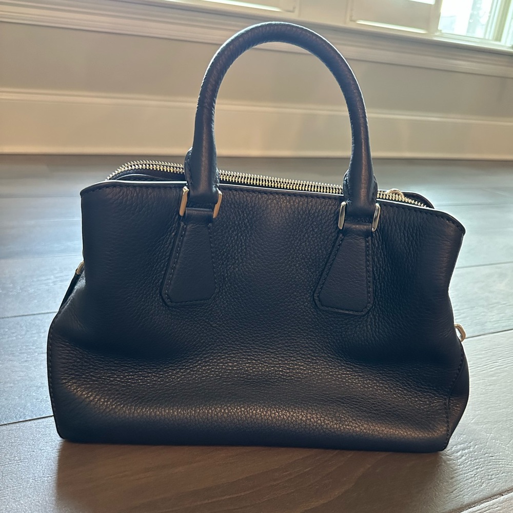 Michael Kors navy handbag/ Pretty good condition/ Hardly used